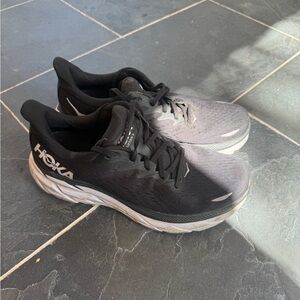 Hoka Clifton 8 women’s sneakers size 10